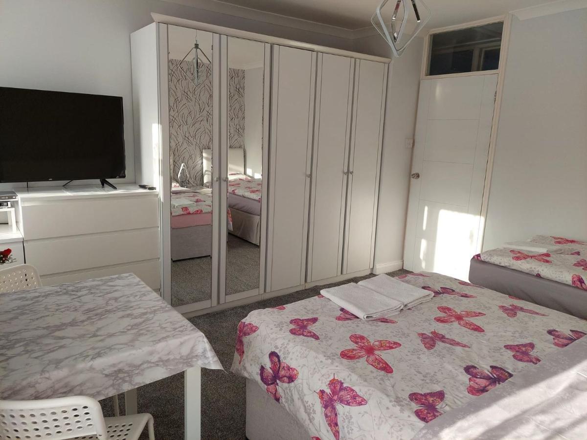 Home Accommodation 南安普敦 外观 照片